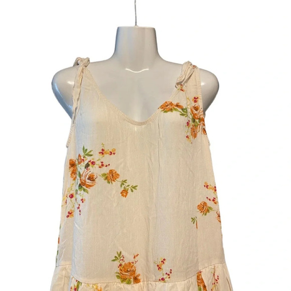 NWT Peach Royal Floral Short Romper - Picture 2 of 10